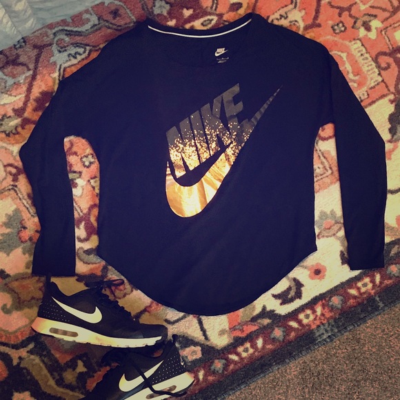 Nike Long Sleeve Shirt - Picture 1 of 4